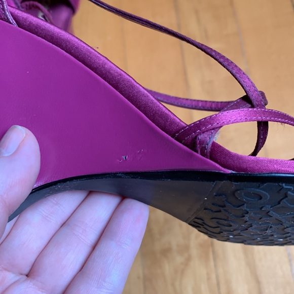 3/25$ XOXO satin sandals - Picture 8 of 8